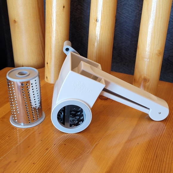 Pampered Chef Kitchen Pampered Chef Deluxe Cheese Grater Poshmark